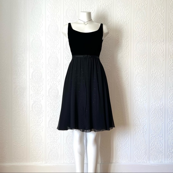 Vintage Valentino Night Silk & Velvet Hand Beaded Dress - Picture 3 of 15